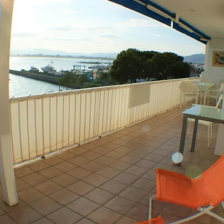 Bonito Apartamento En Con Vistas Al Mar Roses